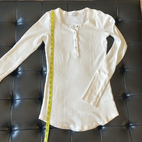 Splendid Women’s Snap Front Waffle Henley - Picture 4 of 7